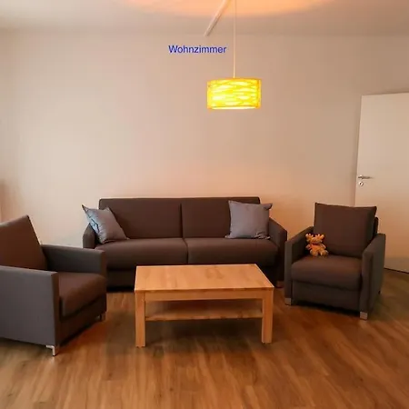 Freundliche Wohnung Mit Parkplatz Und Terrasse Neubrandenbourg Extérieur photo