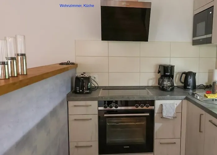 Freundliche Wohnung Mit Parkplatz Und Terrasse