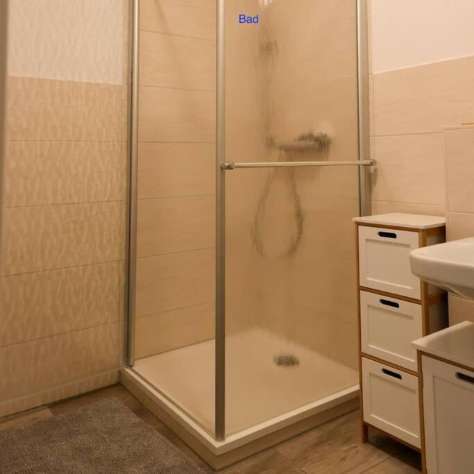 Appartement Freundliche Mit Parkplatz Und Terrasse *